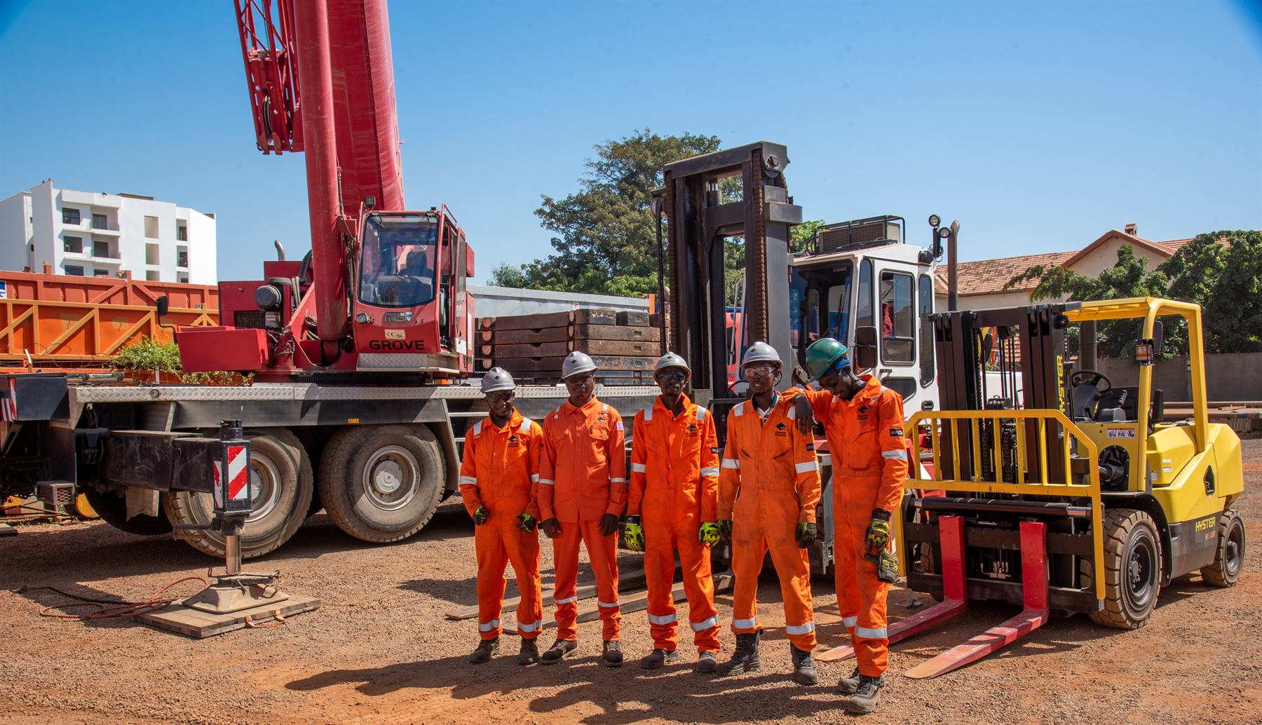 SILS crew and equipment carrying out lifting and handling operations at the Dakar base